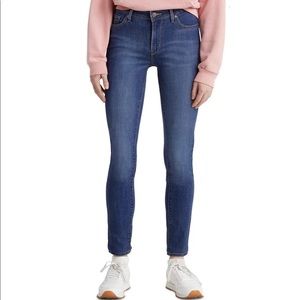 Levi’s 711 Low Rise Skinny Jeans